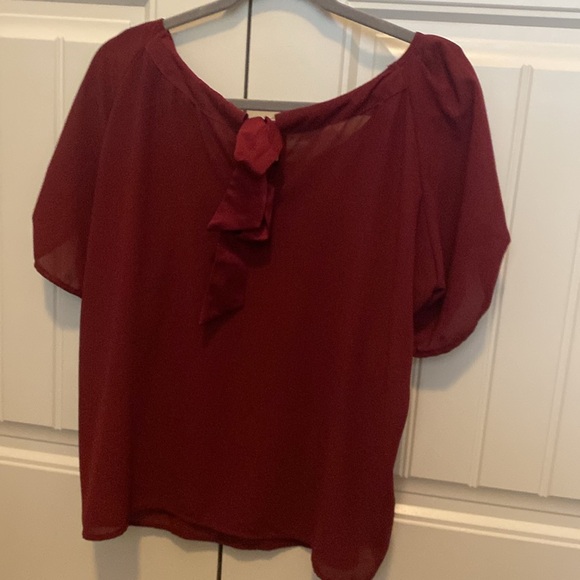 Sheer maroon blouse with cute open back detail - Picture 2 of 4